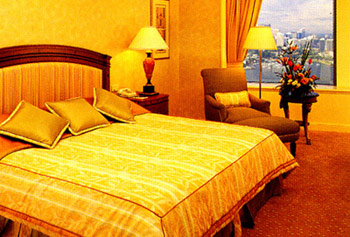 room.JPG (105524 bytes)
