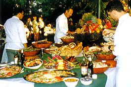 buffet.JPG (62077 bytes)